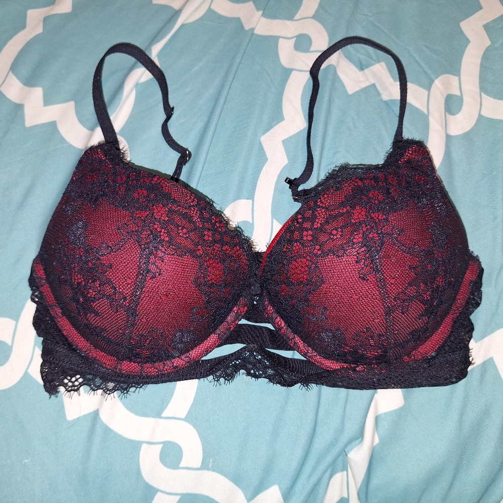 Hello Sugar Lace Bra in Black and Red